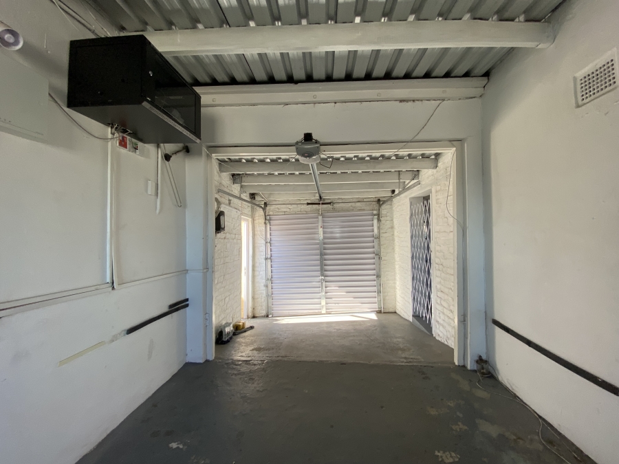To Let 1 Bedroom Property for Rent in Green Point Western Cape